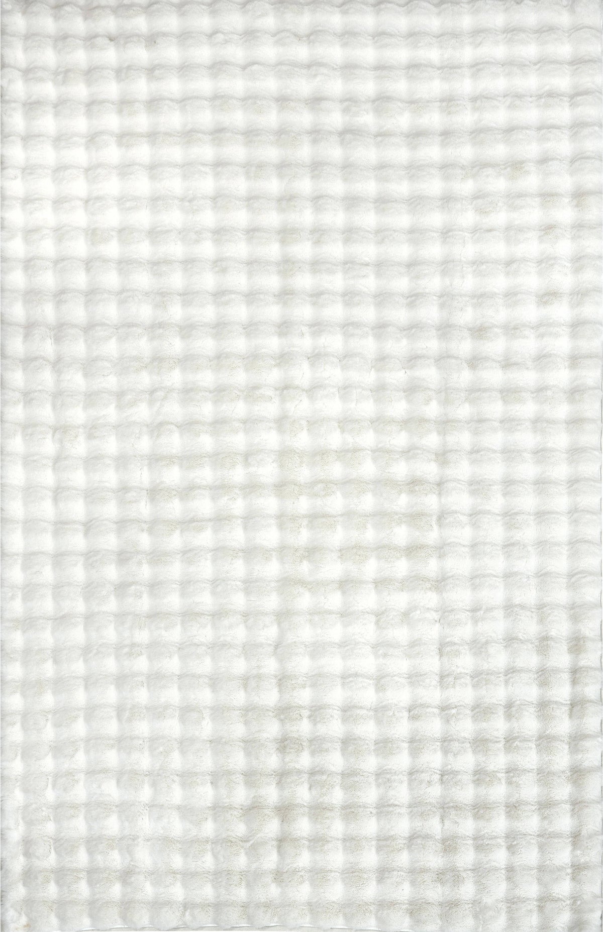 nuLOOM Jeni Solid Faux Rabbit Machine Washable Area Rug White 3' 9" x 6'