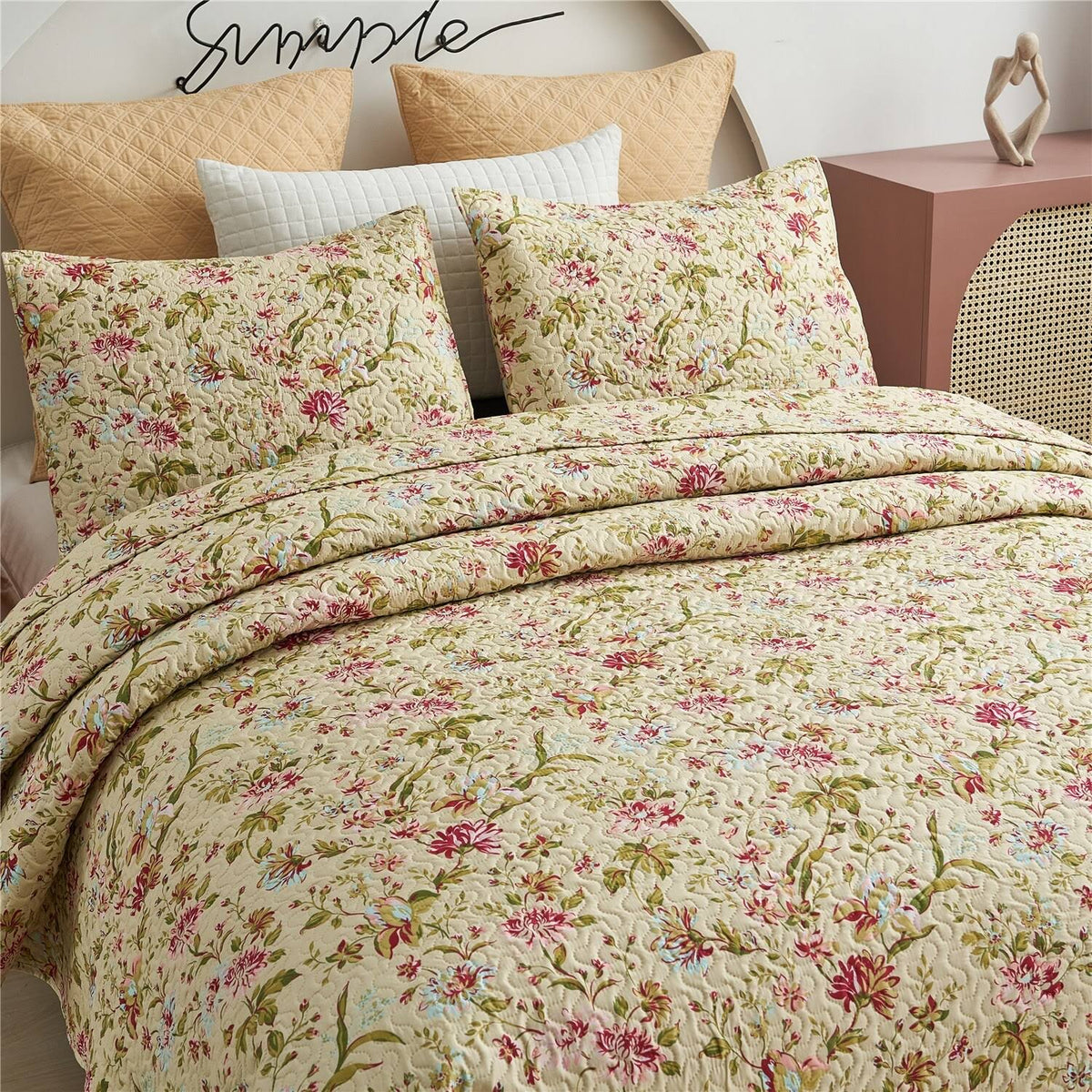 3-Piece Printed Reversible Bedding Quilt Set - Vintage Floral - Queen - Product image 1